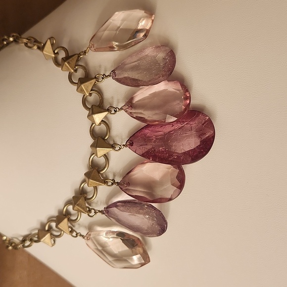 Elegant Gold and Pink Necklace - Picture 2 of 3